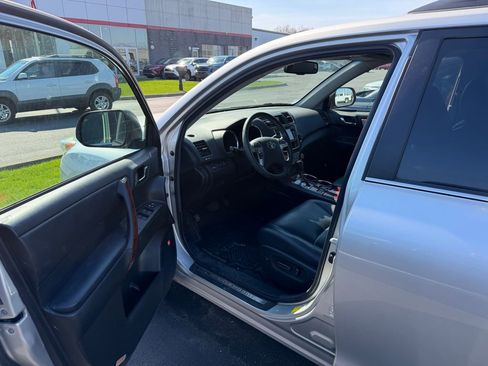 Used 2013 Toyota Highlander Limited image 3