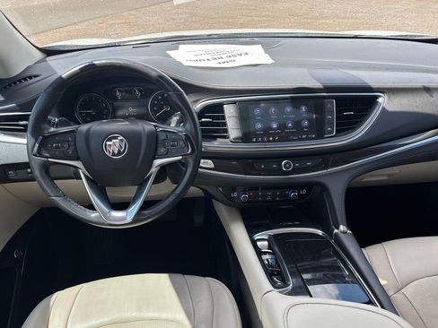 Used 2023 Buick Enclave Essence image 5