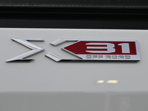 Used 2023 GMC Sierra 1500 SLE image 35