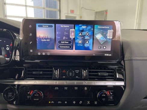 New 2026 Nissan Pathfinder Platinum image 11