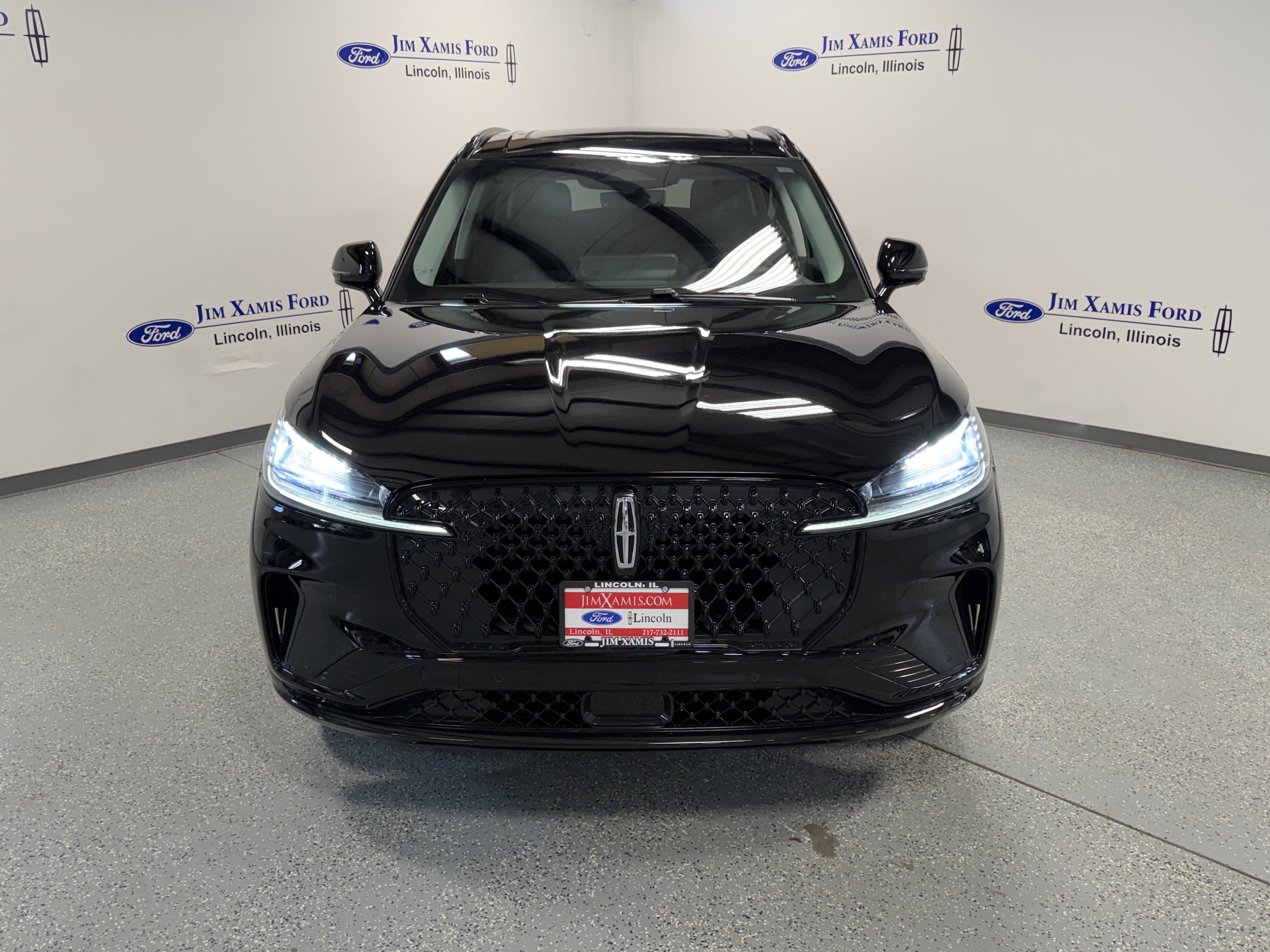 Used 2025 Lincoln Aviator AWD w/ Jet Appearance Package image 2