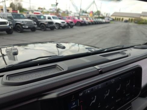 Used 2024 Jeep Wrangler Unlimited Sport AWD/4WD image 23