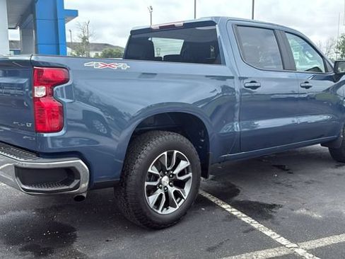 Used 2024 Chevrolet Silverado 1500 LT AWD/4WD image 7