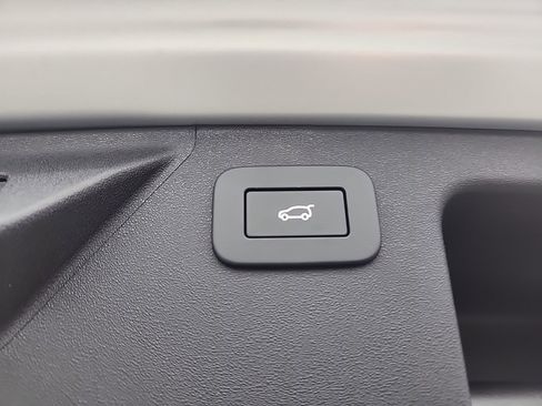 Certified 2025 Land Rover Discovery Sport S image 14