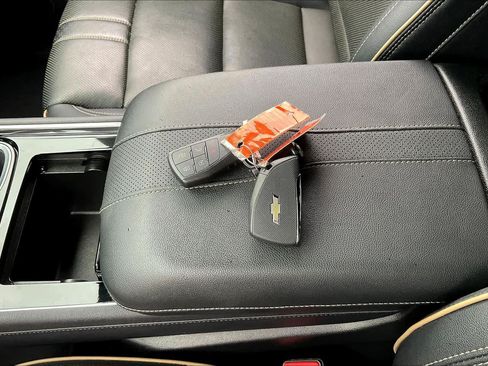 Used 2025 Chevrolet Traverse High Country w/ LPO, Floor Liner Package FWD image 29