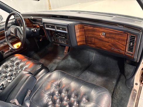 Used 1987 Cadillac Brougham RWD image 17