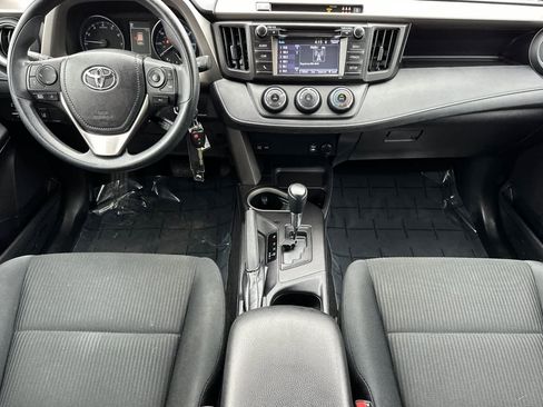 Used 2018 Toyota RAV4 LE image 3
