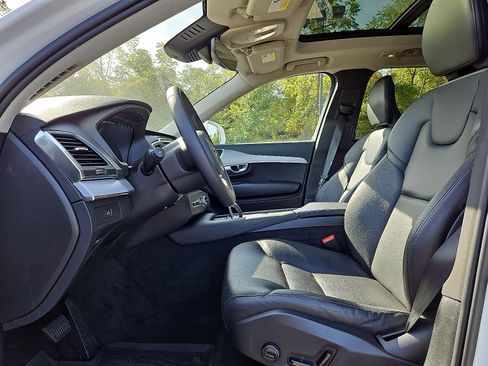 Certified 2024 Volvo XC90 B5 Core w/ Protection Package Premier image 13