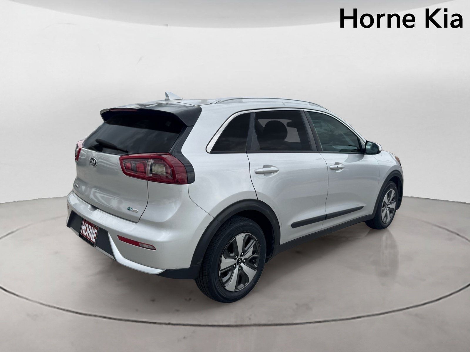 Used 2017 Kia Niro EX FWD image 4