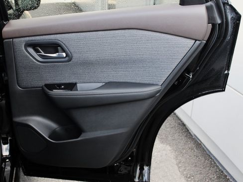 Certified 2022 Nissan Rogue SV image 19