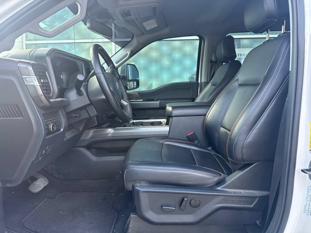 Used 2025 Ford F350 Lariat w/ FX4 Off-Road Package AWD/4WD image 9