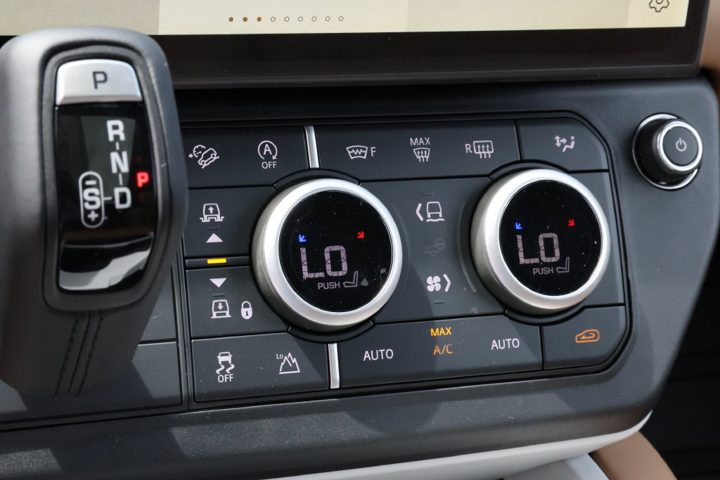 New 2026 Land Rover Defender 110 X-Dynamic SE AWD/4WD image 22
