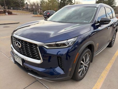 Used 2023 INFINITI QX60 Sensory w/ Cargo Package AWD/4WD image 3