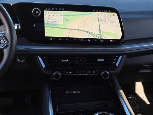 Used 2025 Chevrolet Tahoe Z71 w/ Z71 Off-Road Package image 23