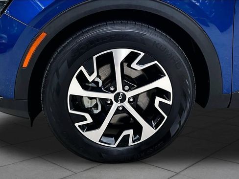 Used 2024 Kia Sportage EX FWD image 11