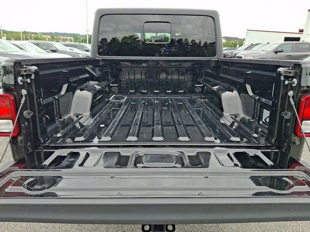Certified 2023 Jeep Gladiator Sport AWD/4WD image 33