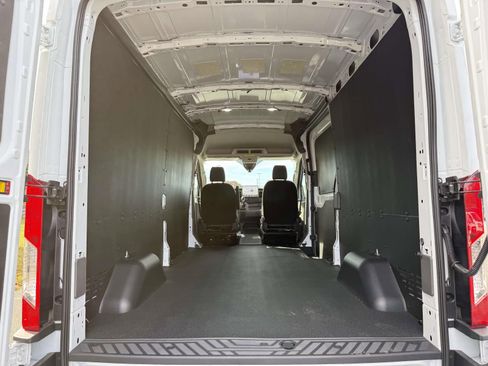 New 2026 Ford Transit 250 148 Medium Roof w/ Load Area Protection Package RWD image 11