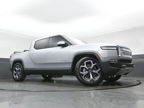 Used 2024 Rivian R1T Adventure image 31