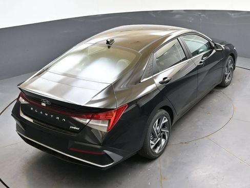 New 2026 Hyundai Elantra Limited FWD image 40