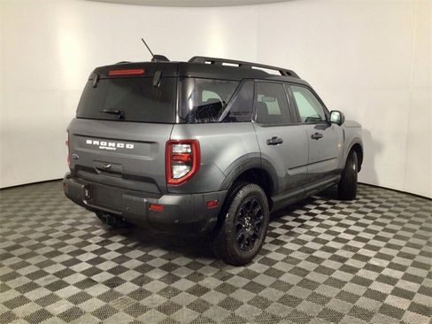 Used 2025 Ford Bronco Sport Badlands image 11