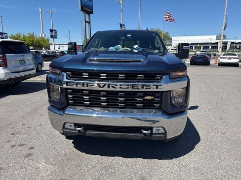 Used 2022 Chevrolet Silverado 2500 LT w/ Convenience Package image 5