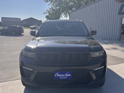 Used 2023 Jeep Grand Cherokee Limited w/ Black Appearance Package AWD/4WD image 8