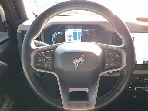 Used 2023 Ford Bronco Wildtrak image 19