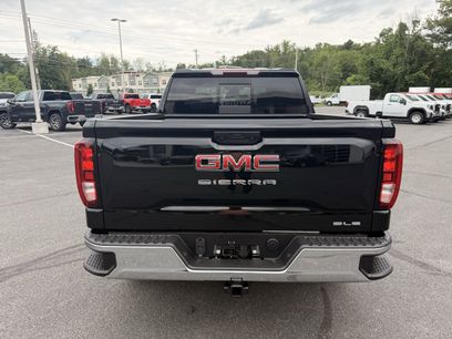 New 2025 GMC Sierra 1500 SLE w/ Preferred Package