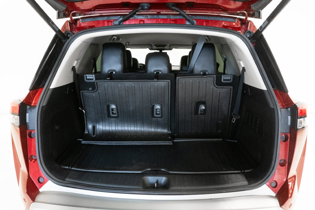 Used 2023 Nissan Pathfinder SL w/ Lighting Package (N92) AWD/4WD image 32