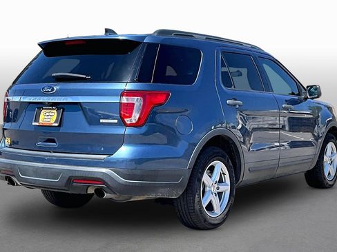 Used 2018 Ford Explorer FWD image 2