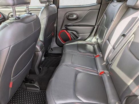 Used 2018 Jeep Renegade Trailhawk image 17