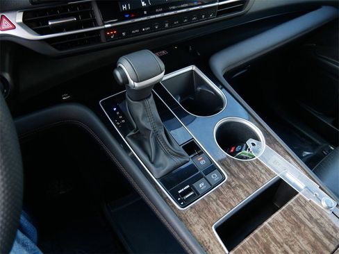 Used 2025 Toyota Sienna Platinum image 22