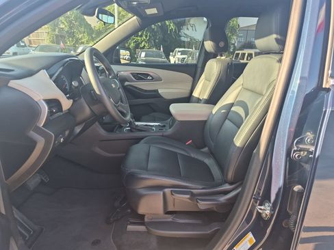 Used 2023 Chevrolet Traverse LS FWD image 11