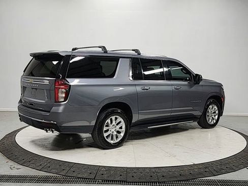 Used 2021 Chevrolet Suburban Premier w/ Premium Package AWD/4WD image 7