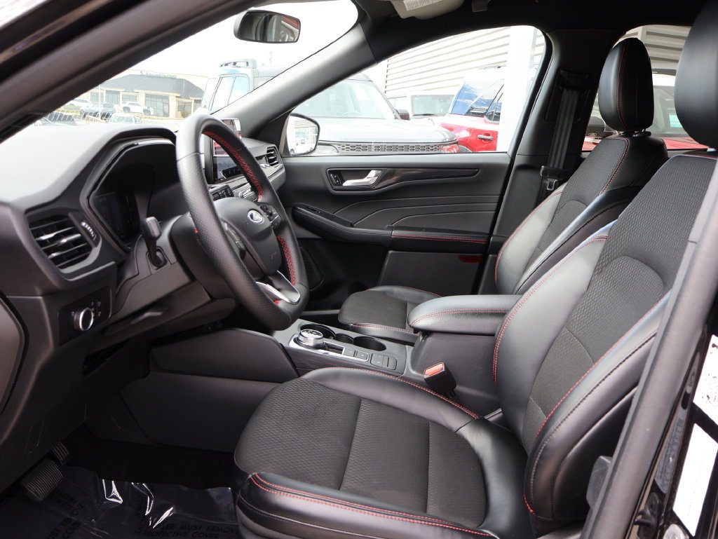Certified 2025 Ford Escape ST-Line AWD/4WD image 22