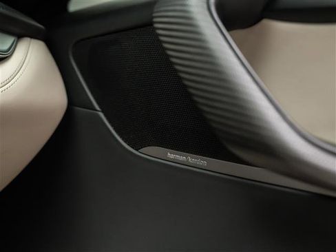 Used 2019 BMW i8 image 40