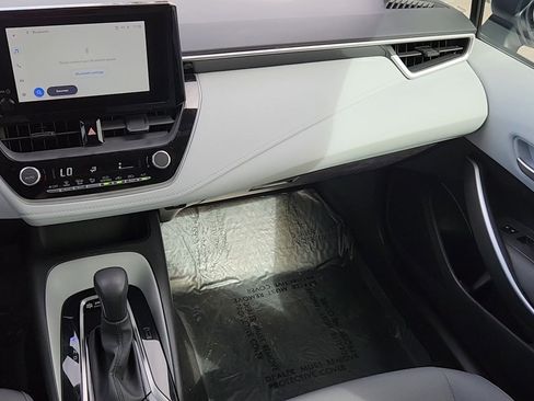 Used 2024 Toyota Corolla SE image 6