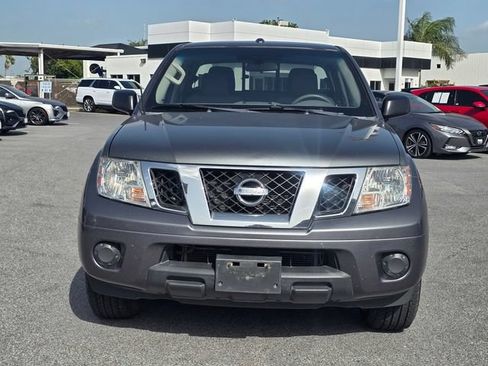 Used 2017 Nissan Frontier SV RWD image 2