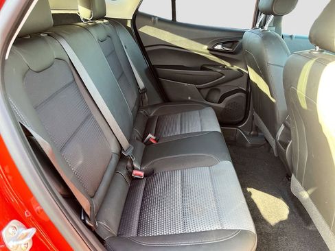 Used 2024 Chevrolet Trax LT w/ LT Convenience Package FWD image 25