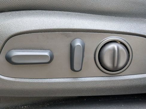 Used 2024 Chevrolet Equinox Premier image 37