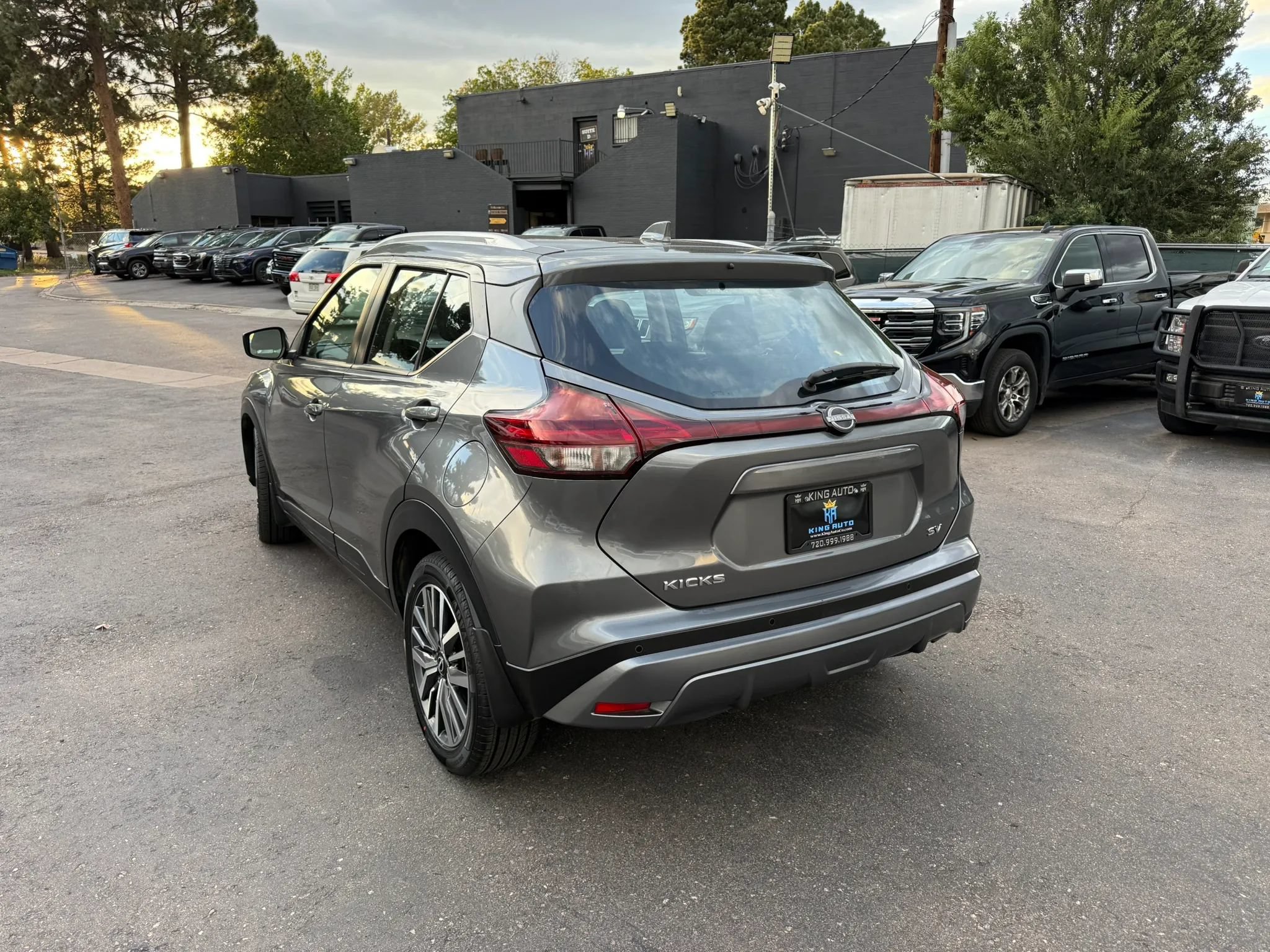 Used 2023 Nissan Kicks SV FWD image 3