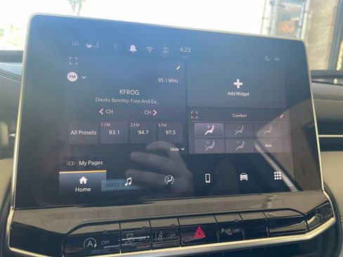 Used 2025 Jeep Compass Limited image 21