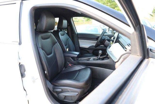 Used 2025 Jeep Compass Limited AWD/4WD image 24