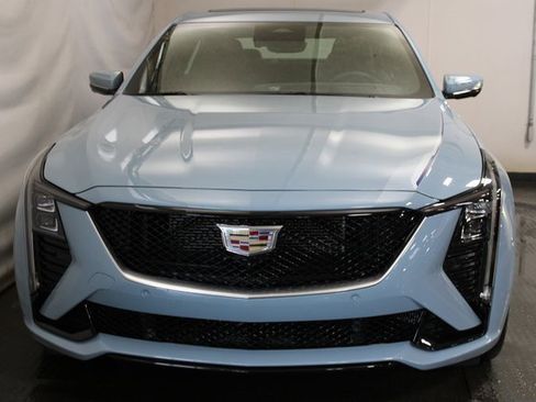 Used 2025 Cadillac CT5 V image 3