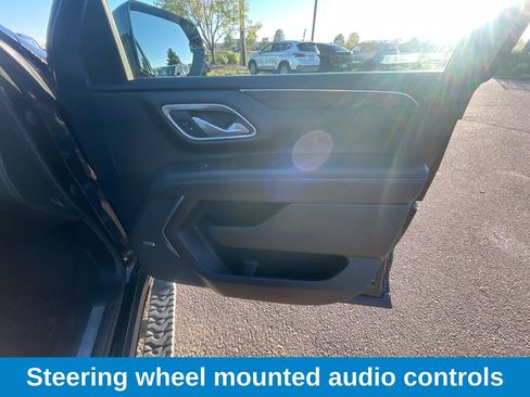 Used 2022 Chevrolet Suburban Z71 w/ Luxury Package image 12