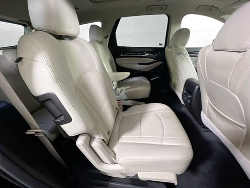 Used 2019 Buick Enclave Essence image 29