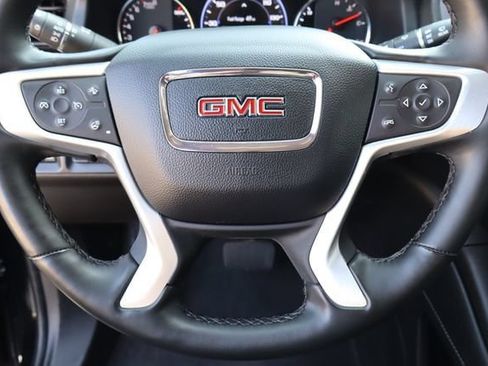 Used 2023 GMC Acadia SLT w/ Technology Package AWD/4WD image 13