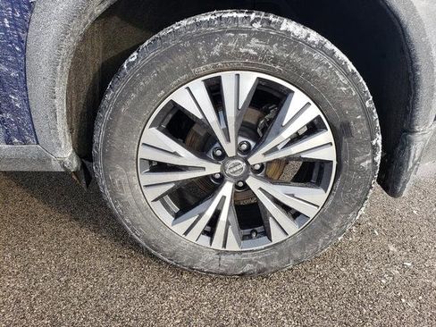 Used 2022 Nissan Rogue SV image 27