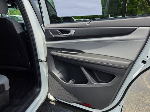 Used 2026 Volkswagen Atlas Cross Sport SEL AWD/4WD image 50