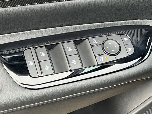New 2026 Nissan Murano SV AWD/4WD image 9